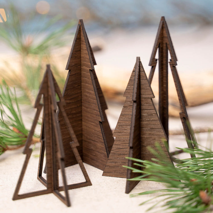 Juletræ silhuet i røget eg - stor