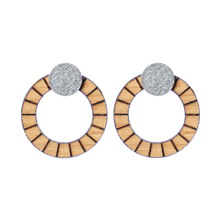 Strib - ørestikker i eg og Sterlingsølv